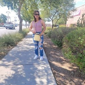 Meet your Posher, Ines